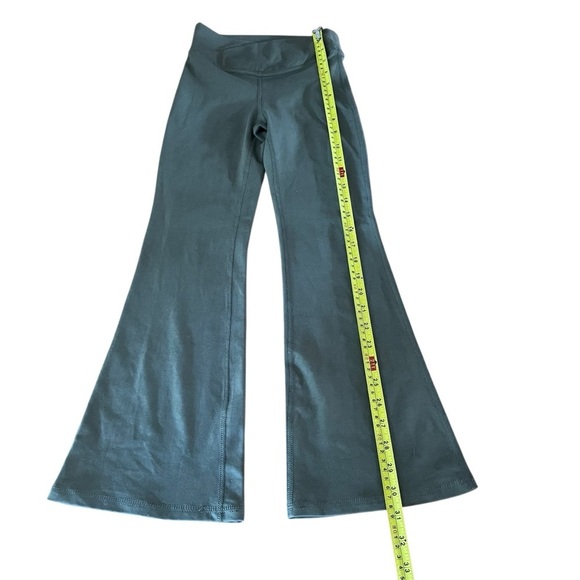 Old Navy Active PowerChill Flare Leggings | High Rise Crossover Waist M Girls - Picture 6 of 9